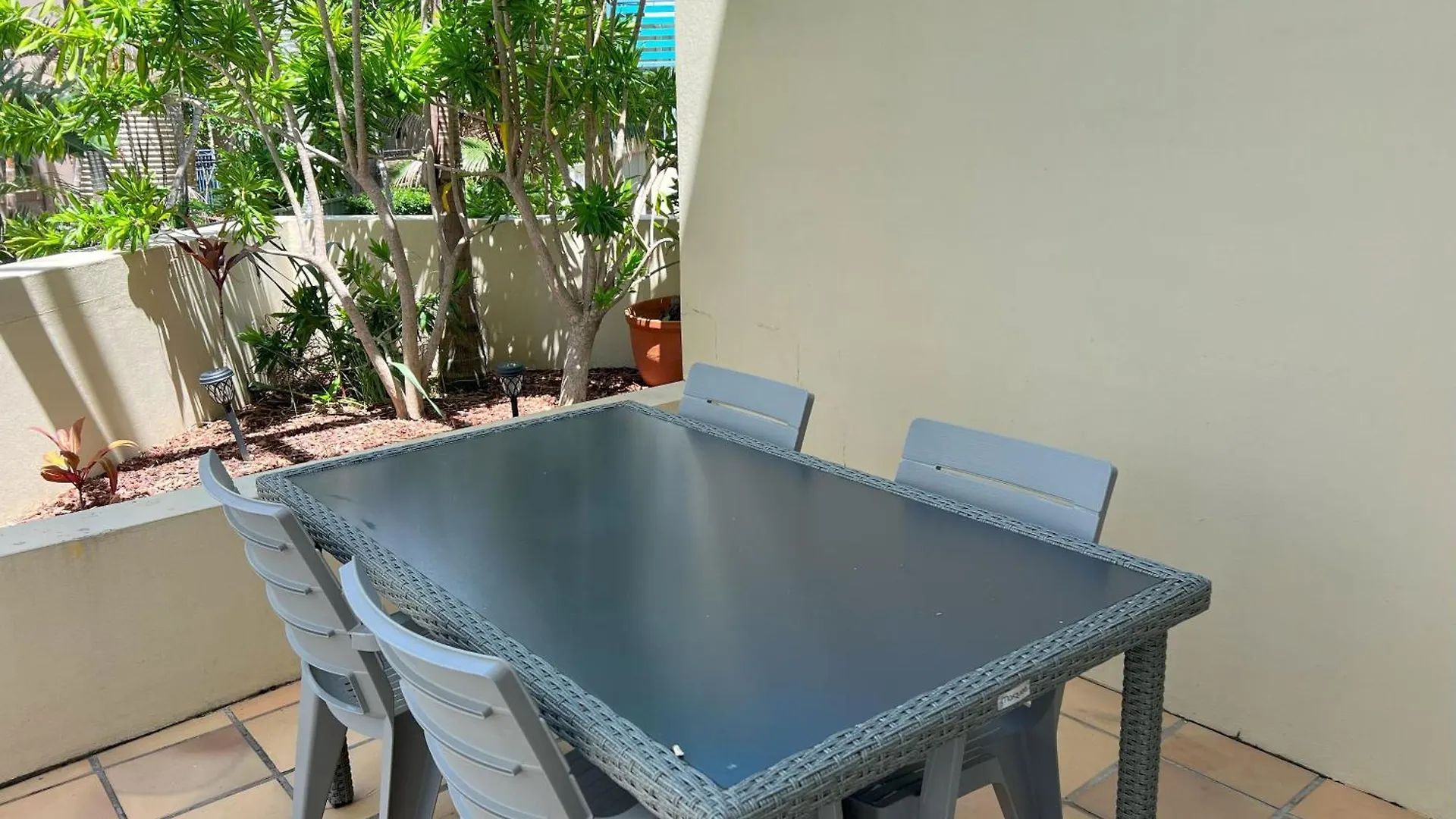 Cha Private Apts Diamond Beach Gold Coast Australia